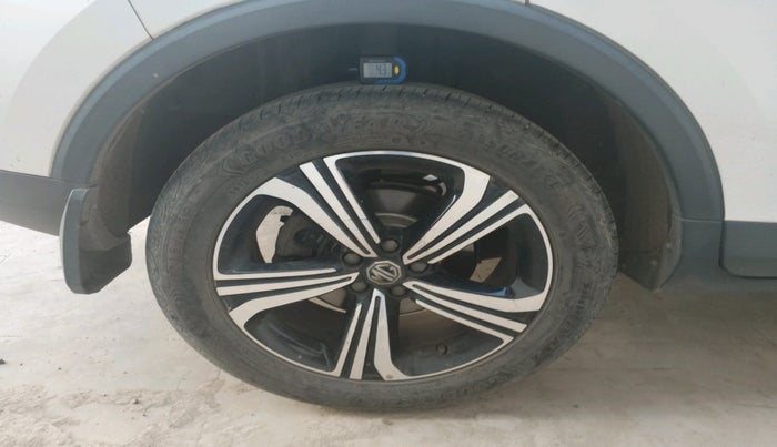 2023 MG ASTOR SAVVY 1.5 CVT S RED, Petrol, Automatic, 42,302 km, tyre