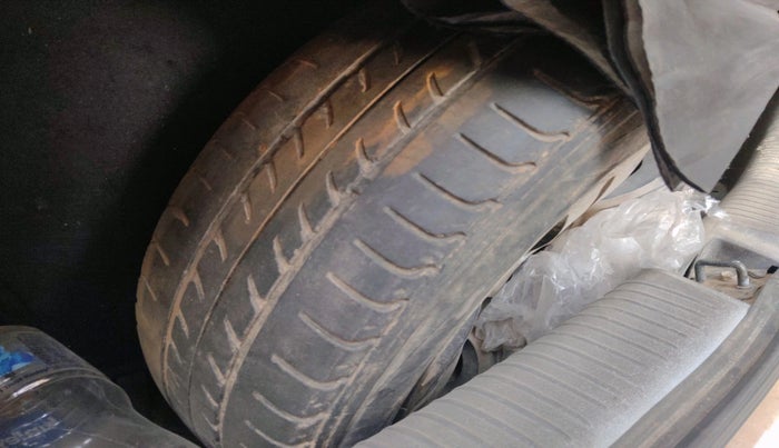 2011 Hyundai Santro Xing GL PLUS, Petrol, Manual, 90,078 km, tyre