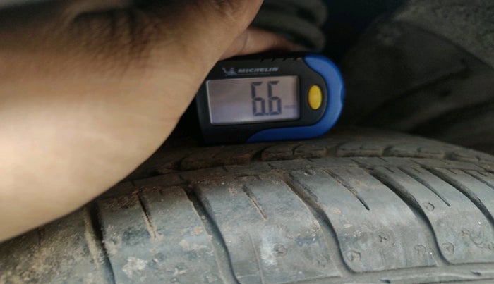 2011 Honda Civic 1.8L I-VTEC V MT SUNROOF, Petrol, Manual, 94,171 km, tyre