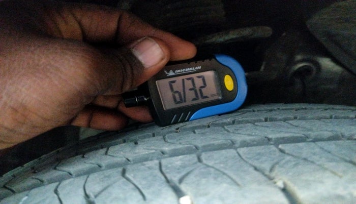 2024 Maruti Grand Vitara ALPHA SMART HYBRID, Petrol, Manual, 2,004 km, tyre