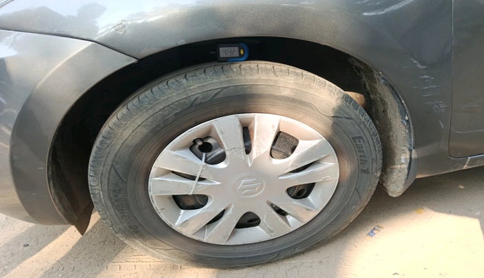 2019 Maruti Swift VXI, Petrol, Manual, 1,42,198 km, tyre