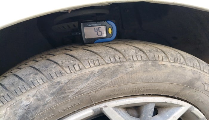 2011 Volkswagen Vento TRENDLINE DIESEL 1.6, Diesel, Manual, 1,13,024 km, tyre