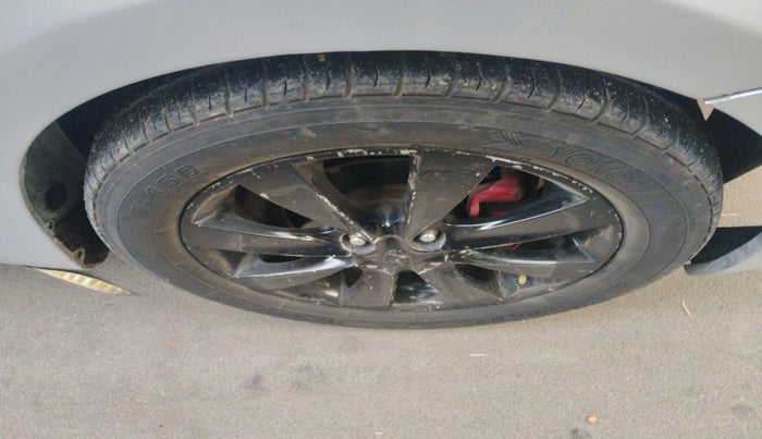 2013 Hyundai Verna FLUIDIC 1.6 CRDI SX, Diesel, Manual, 96,675 km, tyre