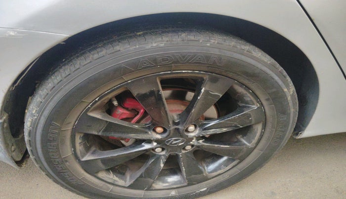 2013 Hyundai Verna FLUIDIC 1.6 CRDI SX, Diesel, Manual, 96,675 km, tyre