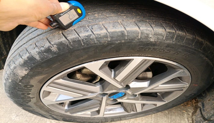 2023 Hyundai Verna SX 1.5 l MPI, Petrol, Manual, 26,484 km, tyre