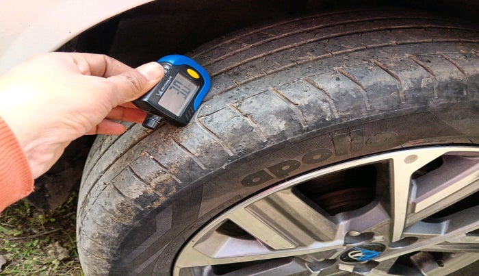 2023 Hyundai Verna SX 1.5 l MPI, Petrol, Manual, 26,484 km, tyre