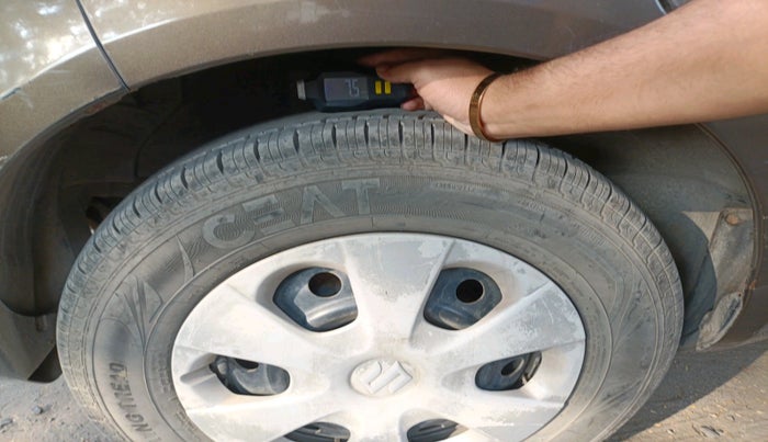 2010 Maruti Ritz VXI, Petrol, Manual, 84,207 km, tyre