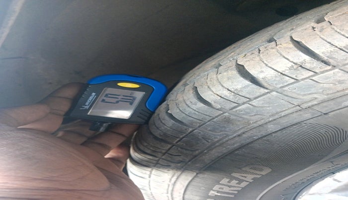 2011 Maruti Swift Dzire VXI, CNG, Manual, 1,47,226 km, tyre