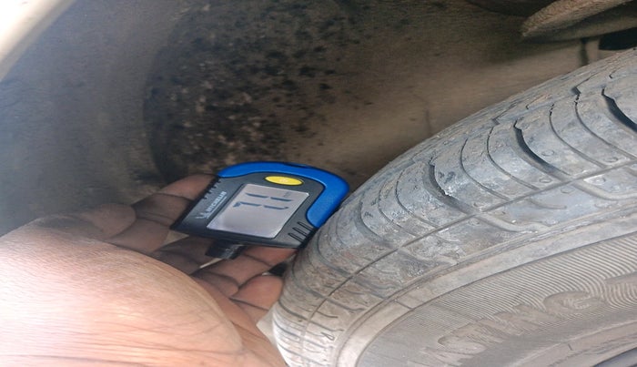 2011 Maruti Swift Dzire VXI, CNG, Manual, 1,47,226 km, tyre