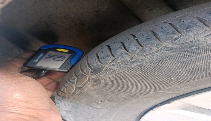 2011 Maruti Swift Dzire VXI, CNG, Manual, 1,47,226 km, tyre