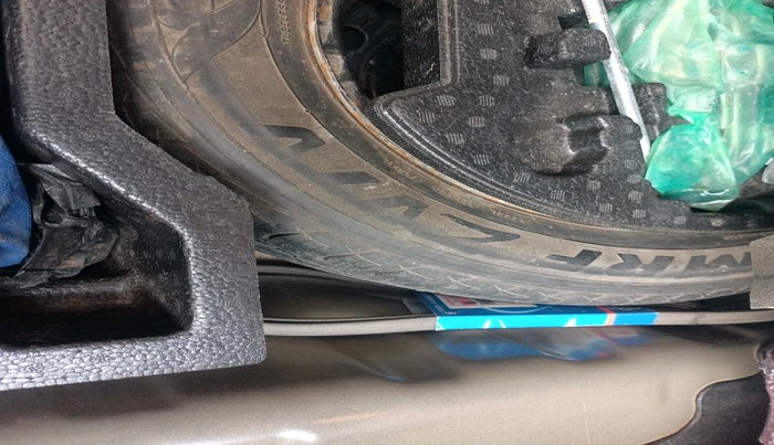 2015 Maruti Ciaz ZXI, Petrol, Manual, 83,561 km, tyre