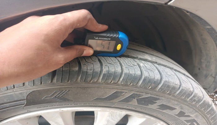 2015 Maruti Ciaz ZXI, Petrol, Manual, 83,561 km, tyre