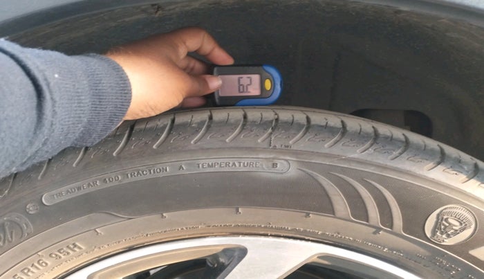 2023 Mahindra XUV400 EL 7.2 KW, Electric, Automatic, 67,603 km, tyre