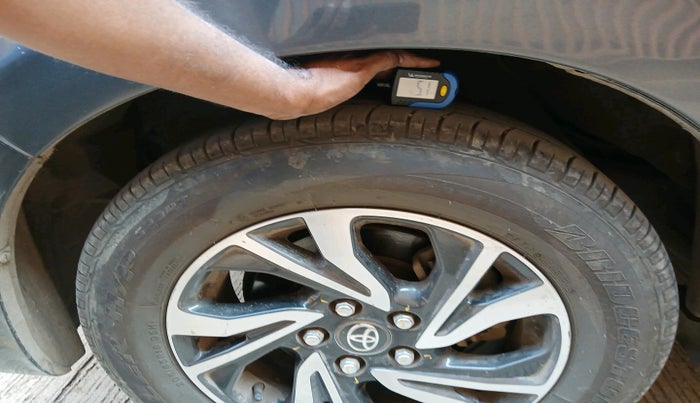 2021 Toyota Innova Crysta 2.4 G 7 STR, Diesel, Manual, 99,559 km, tyre