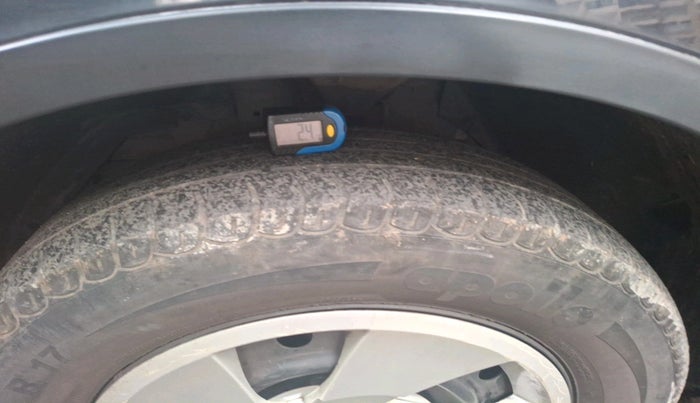 2015 Mahindra XUV500 W6, Diesel, Manual, 42,003 km, tyre