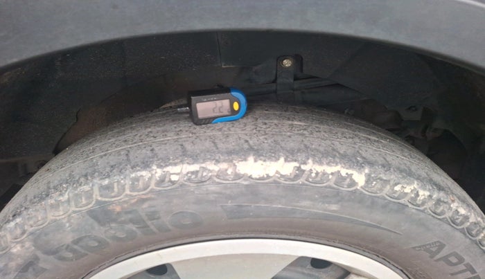 2015 Mahindra XUV500 W6, Diesel, Manual, 42,003 km, tyre