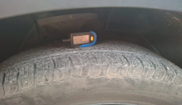 2015 Mahindra XUV500 W6, Diesel, Manual, 42,003 km, tyre