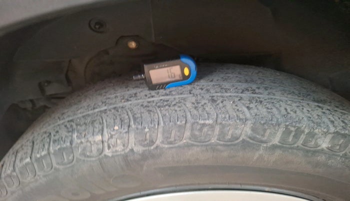 2015 Mahindra XUV500 W6, Diesel, Manual, 42,003 km, tyre