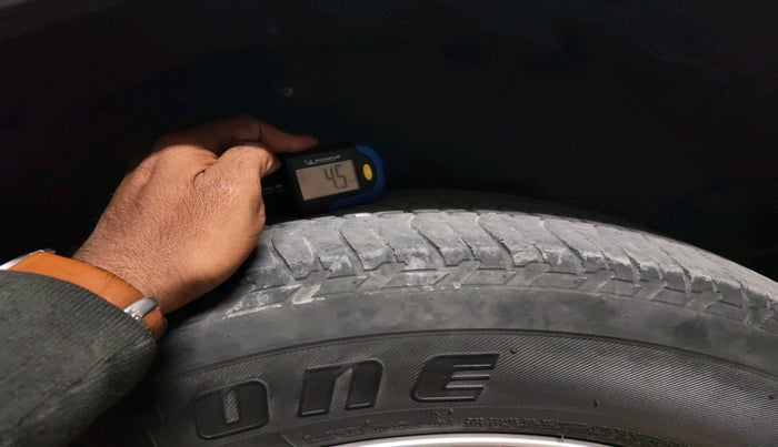 2019 Mahindra XUV500 W9, Diesel, Manual, 55,519 km, tyre