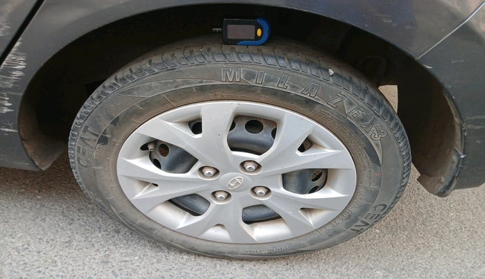 2016 Hyundai Grand i10 SPORTZ 1.2 KAPPA VTVT, Petrol, Manual, 81,340 km, tyre