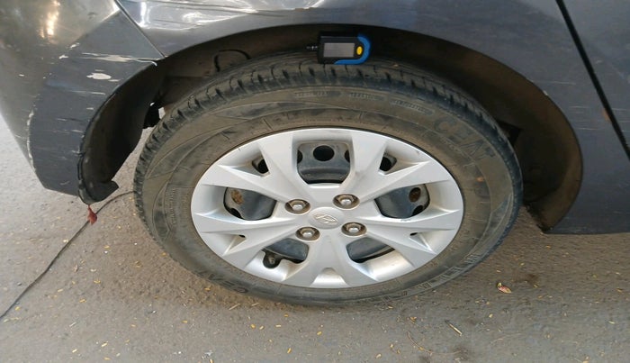 2016 Hyundai Grand i10 SPORTZ 1.2 KAPPA VTVT, Petrol, Manual, 81,340 km, tyre