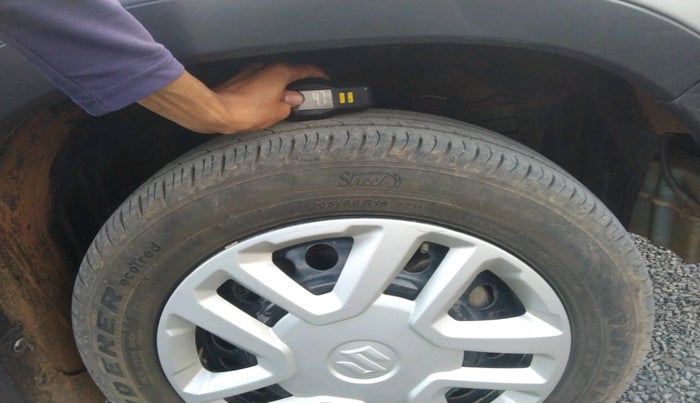 2020 Maruti Vitara Brezza VXI, Petrol, Manual, 1,70,306 km, tyre