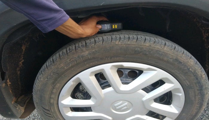 2020 Maruti Vitara Brezza VXI, Petrol, Manual, 1,70,306 km, tyre