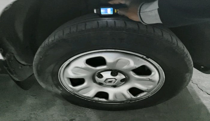 2014 Renault Duster 85 PS RXL DIESEL, Diesel, Manual, 1,82,571 km, tyre