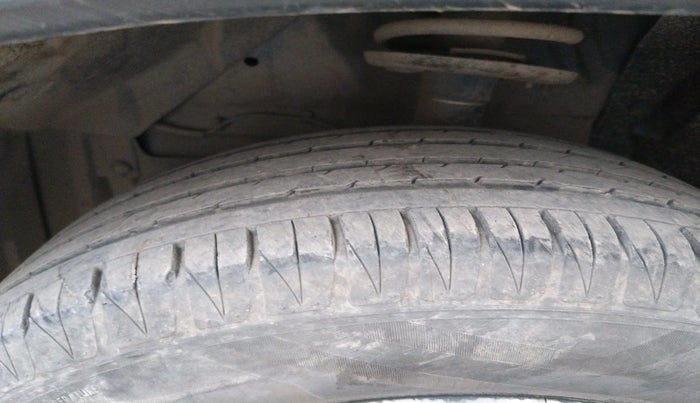 2016 Maruti Vitara Brezza ZDI, Diesel, Manual, 1,65,553 km, tyre