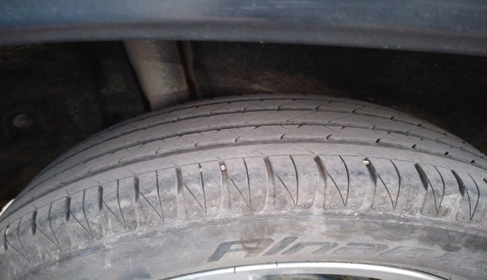 2016 Maruti Vitara Brezza ZDI, Diesel, Manual, 1,65,553 km, tyre