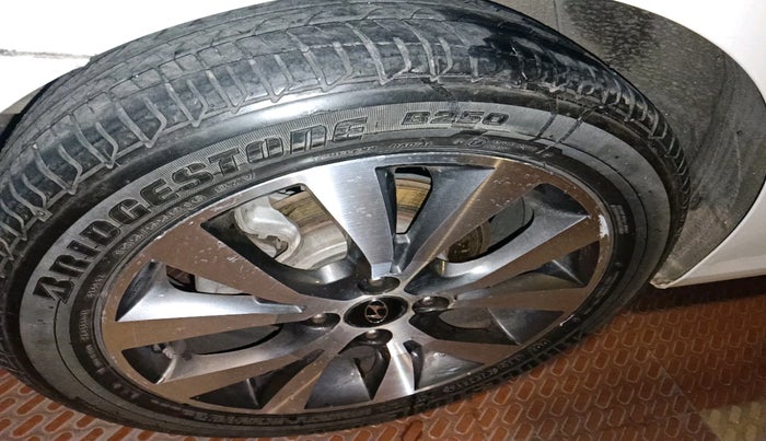 2014 Hyundai Verna FLUIDIC 1.4 VTVT CX, Petrol, Manual, 41,784 km, tyre