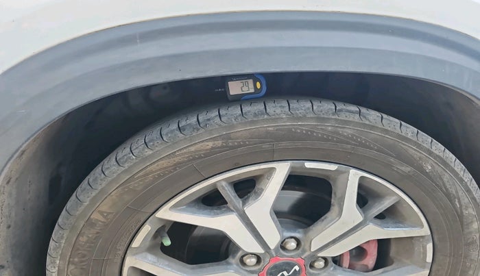 2021 KIA SELTOS GTX PLUS AT 1.5 DIESEL, Diesel, Automatic, 1,31,583 km, tyre