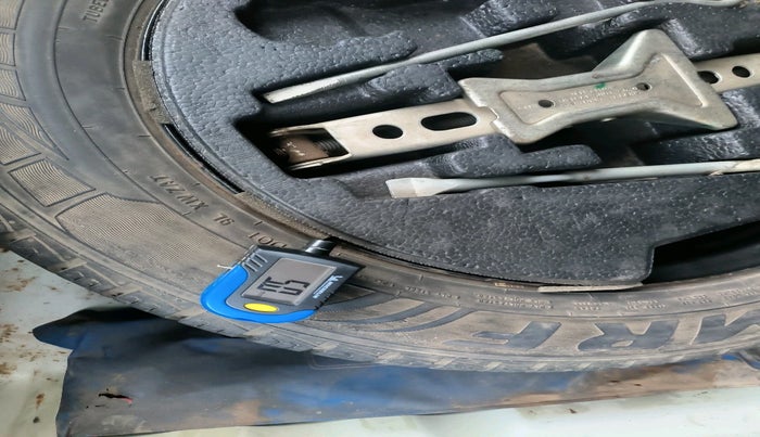 2019 Maruti Vitara Brezza VDI AMT, Diesel, Automatic, 1,93,090 km, tyre