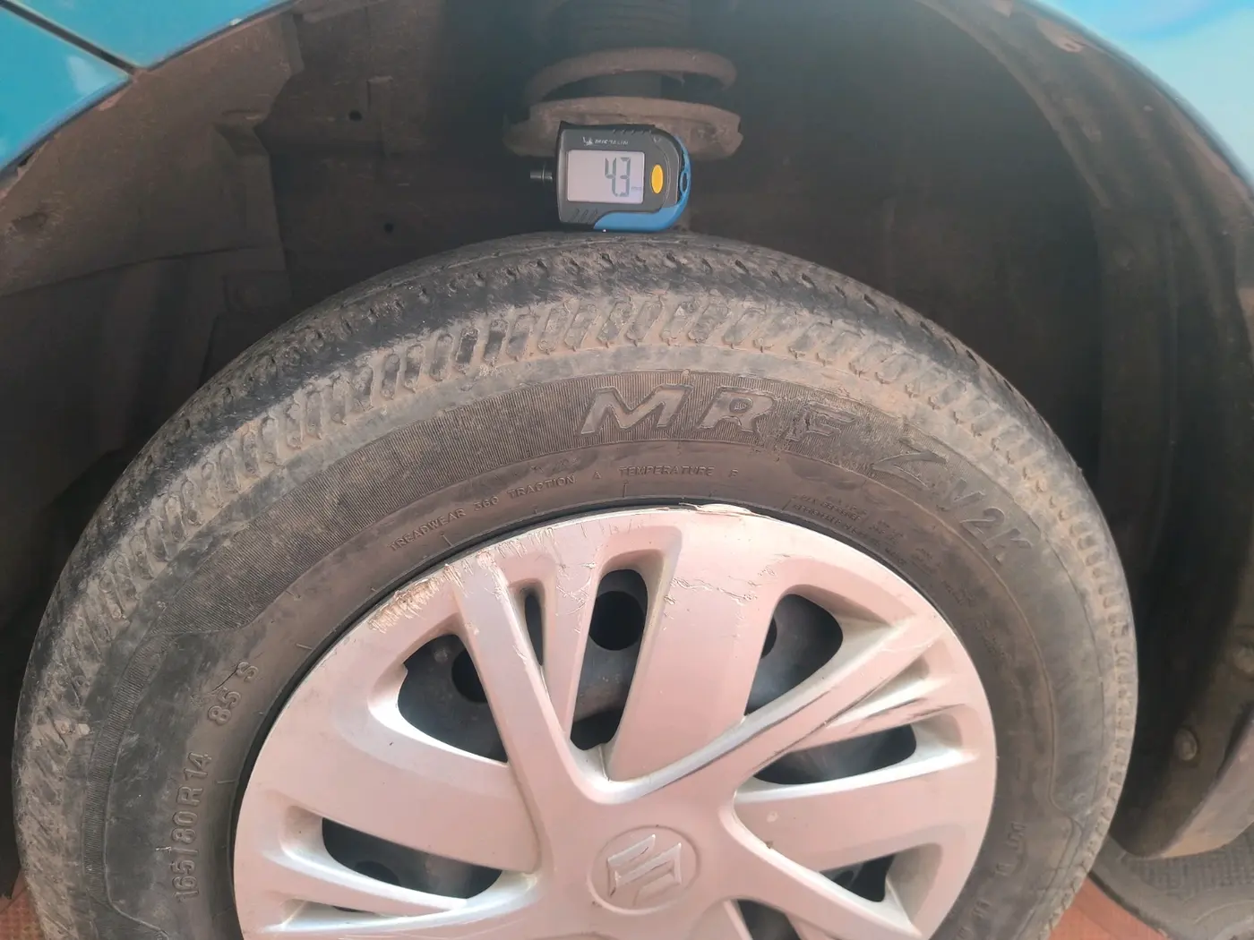 2013 Maruti Swift Dzire VDI, Diesel, Manual, 1,08,967 km, tyre
