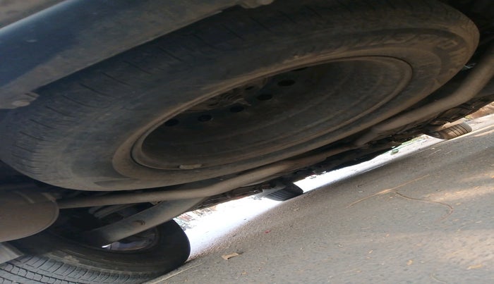 2017 Mahindra XUV500 W10 AT, Diesel, Automatic, 1,97,559 km, tyre