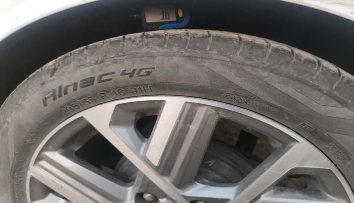 2024 Hyundai Verna SX 1.5 l MPI, Petrol, Manual, 53,208 km, tyre