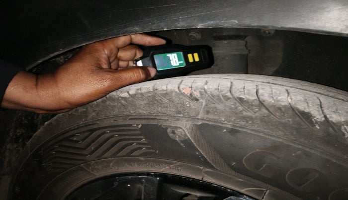 2022 KIA CARENS LUXURY PLUS 1.4 PETROL DCT 7 STR, Petrol, Automatic, 51,286 km, tyre