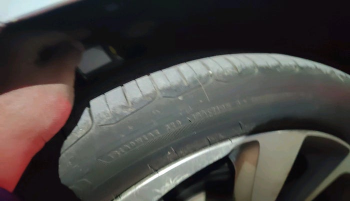 2015 Hyundai Elite i20 ASTA 1.2, Petrol, Manual, 83,412 km, tyre