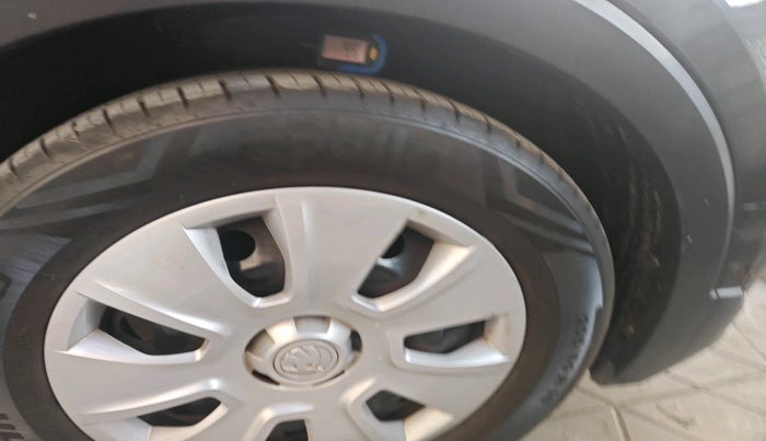 2021 Skoda KUSHAQ ACTIVE 1.0L TSI MT, Petrol, Manual, 13,715 km, tyre