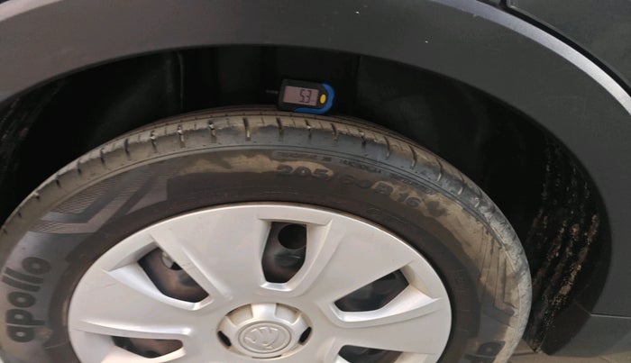 2021 Skoda KUSHAQ ACTIVE 1.0L TSI MT, Petrol, Manual, 13,715 km, tyre