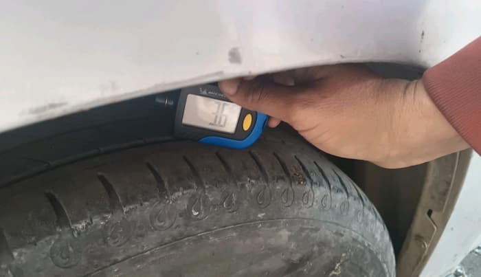 2017 Mahindra Kuv100 K2 6 STR, Petrol, Manual, 54,740 km, tyre