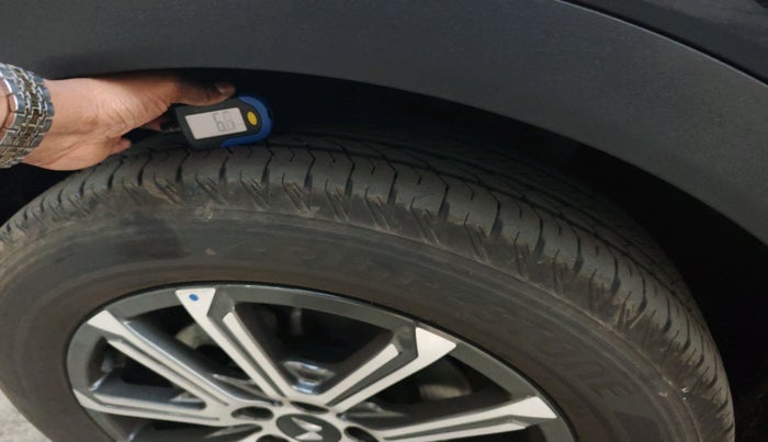 2025 Mahindra XUV700 AX 7 P AT 7 STR, Petrol, Automatic, 8,470 km, tyre