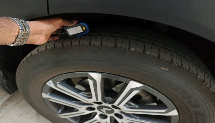 2025 Mahindra XUV700 AX 7 P AT 7 STR, Petrol, Automatic, 8,470 km, tyre