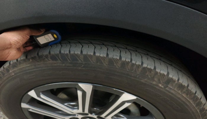 2025 Mahindra XUV700 AX 7 P AT 7 STR, Petrol, Automatic, 8,470 km, tyre