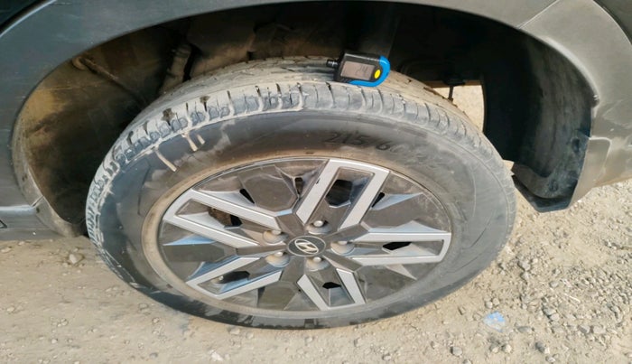 2023 Hyundai VENUE S PLUS 1.5 CRDI, Diesel, Manual, 57,504 km, tyre