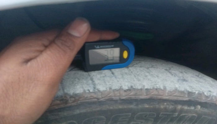 2015 Renault Scala RXL DIESEL, Diesel, Manual, 44,255 km, tyre