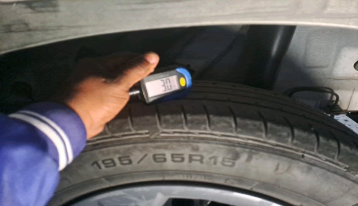 2022 Hyundai VENUE S 1.2, Petrol, Manual, 29,214 km, tyre