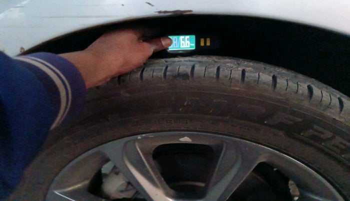 2020 Ford Ecosport TITANIUM 1.5L DIESEL, Diesel, Manual, 1,40,465 km, tyre