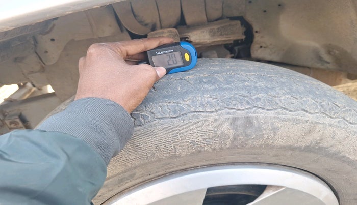 2013 Mahindra Bolero SLE BS-III, Diesel, Manual, 1,45,096 km, tyre