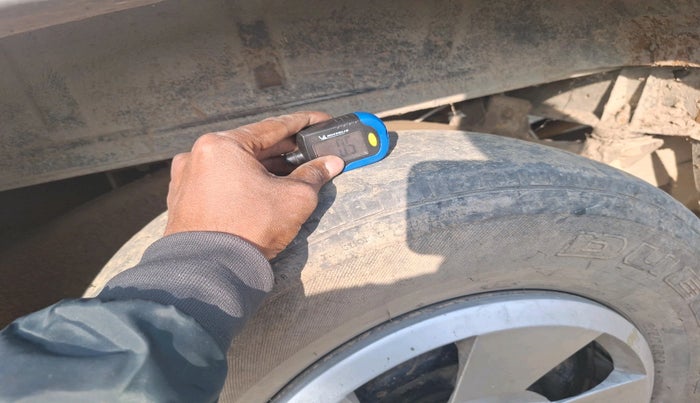 2013 Mahindra Bolero SLE BS-III, Diesel, Manual, 1,45,096 km, tyre